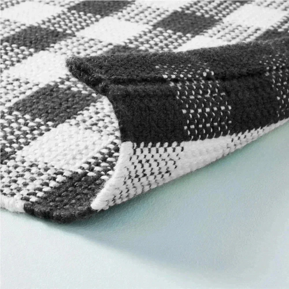 NWT Textured Gingham Indoor/ Outdoor Woven Accent Rug‎ Dark - Hearth & Ha…